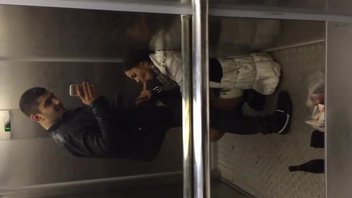 Отсасала хачу в лифте