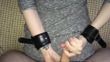 Русское - сибирская дырка   или секс в наручниках